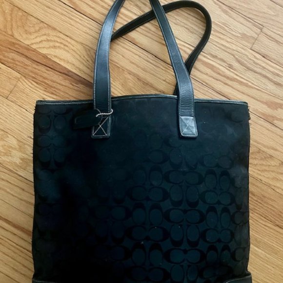 COACH black signature C fabric tote - Picture 2 of 8